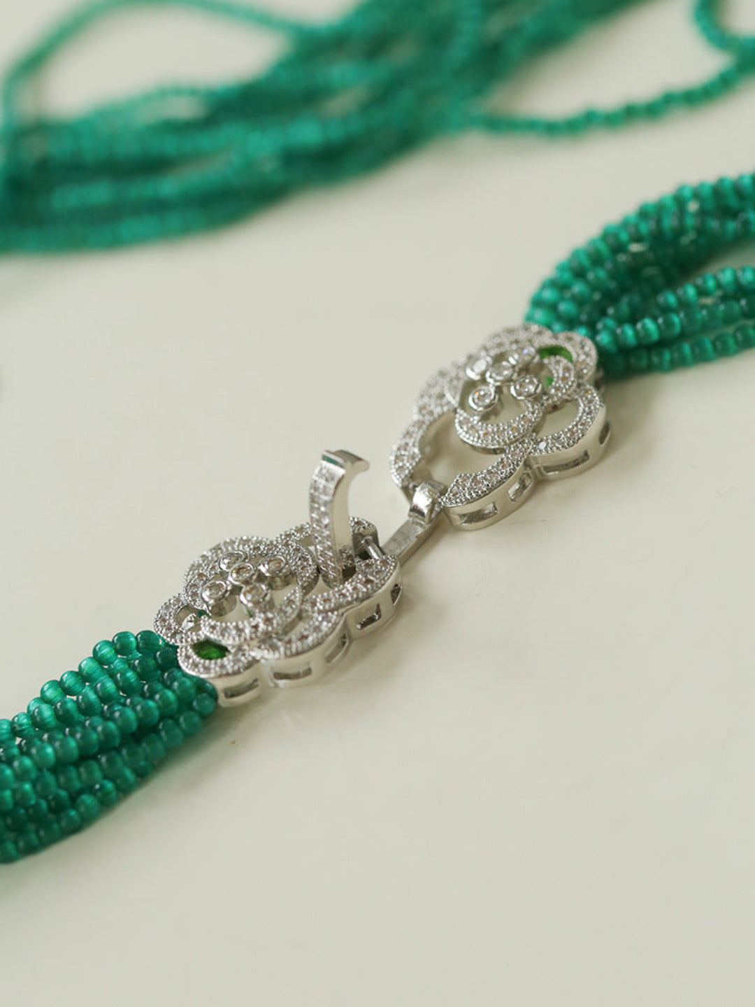 Camellia Bucklei Multi-layer Green Necklace