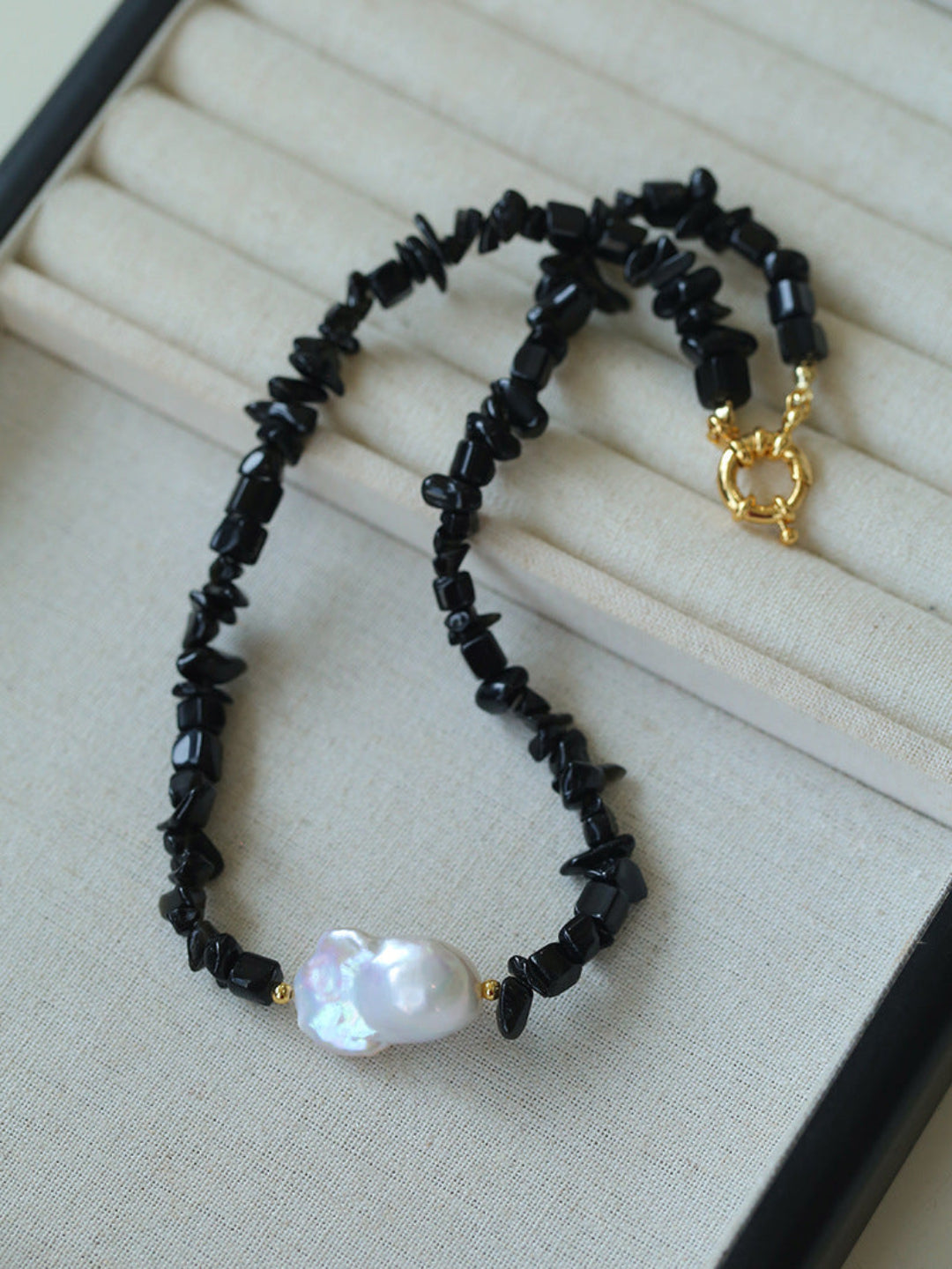 Special-Shaped Black Agate Baroque Choker Necklace