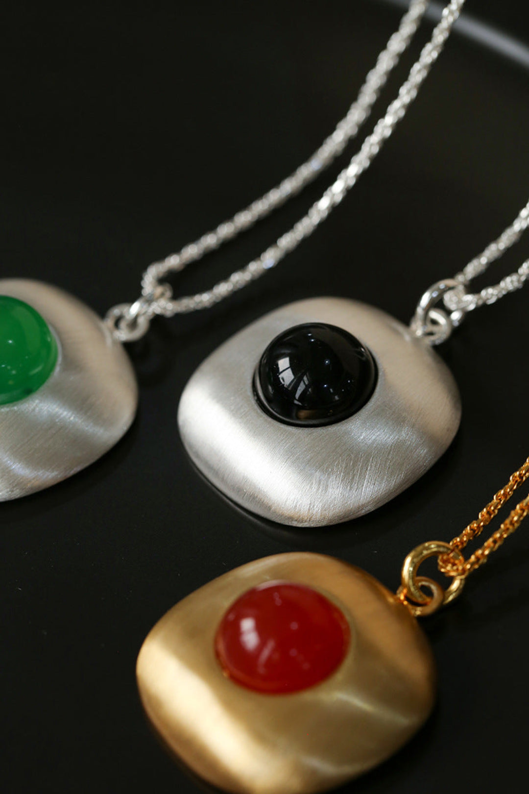 Brushed Metal Agate Pendant Necklace