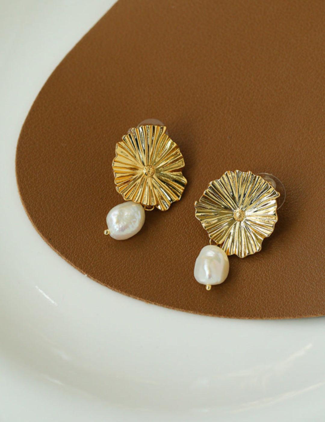 Simple Lotus Leaf Metallic Pearl Earrings - Gembea Jewelry