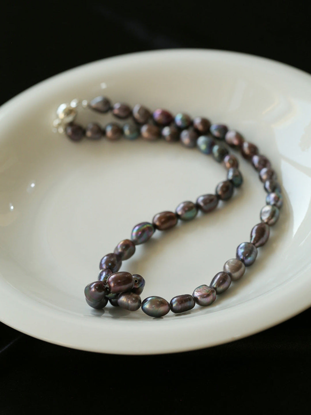 Hand-woven Pearl Run Loop Grey Necklace