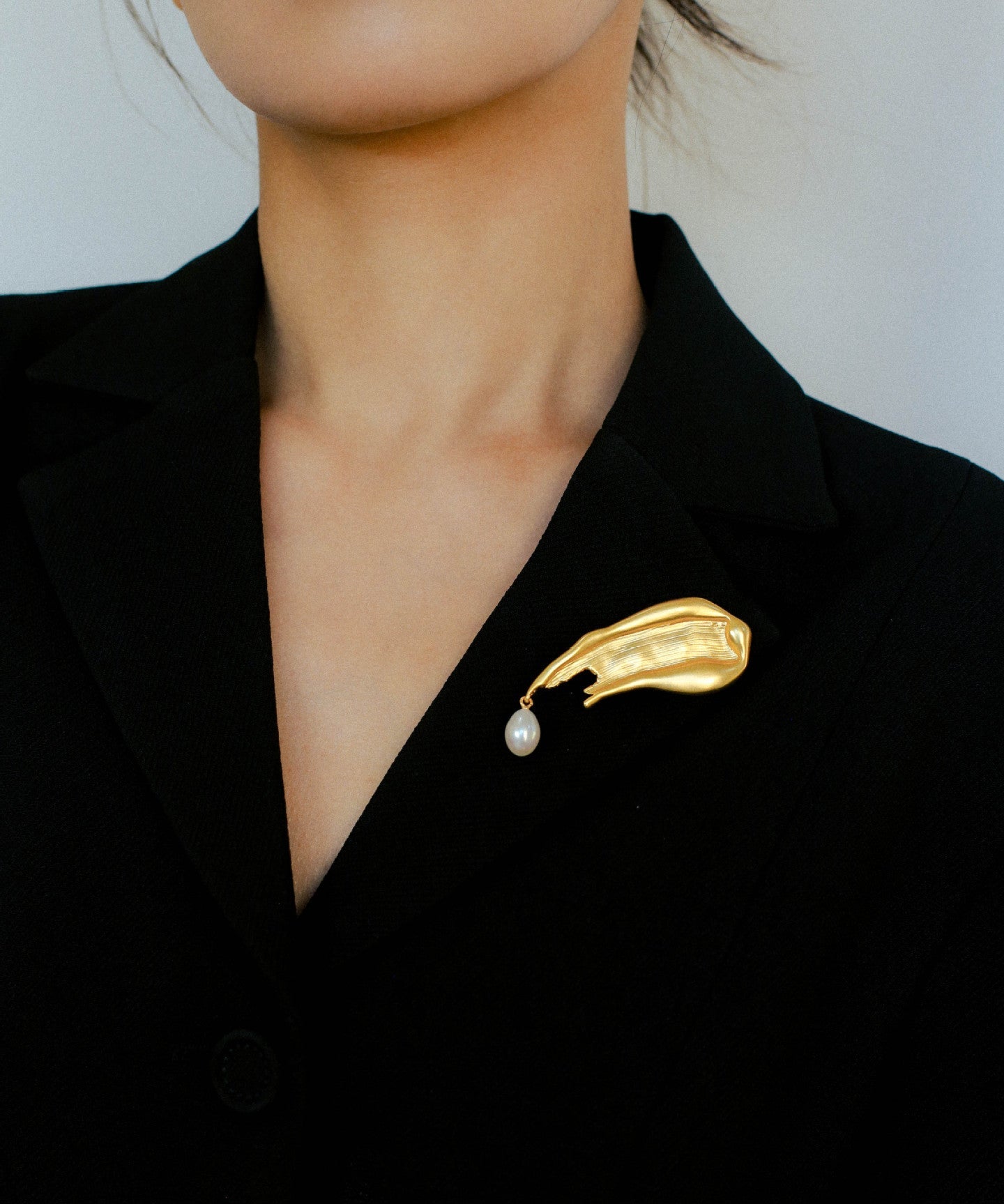 Oil Painting Teardrop Pearl Brooch gembea jewelry