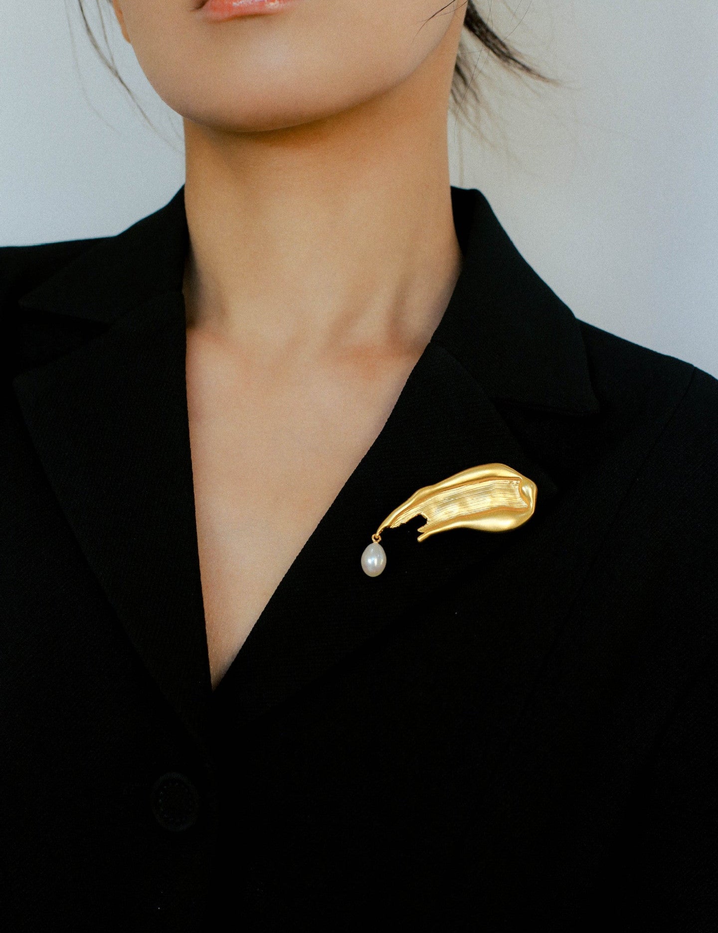 Oil Painting Teardrop Pearl Brooch gembea jewelry