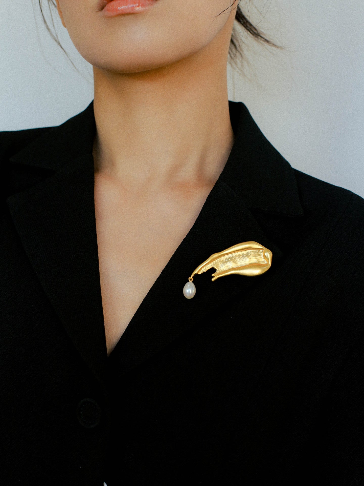 Oil Painting Teardrop Pearl Brooch gembea jewelry