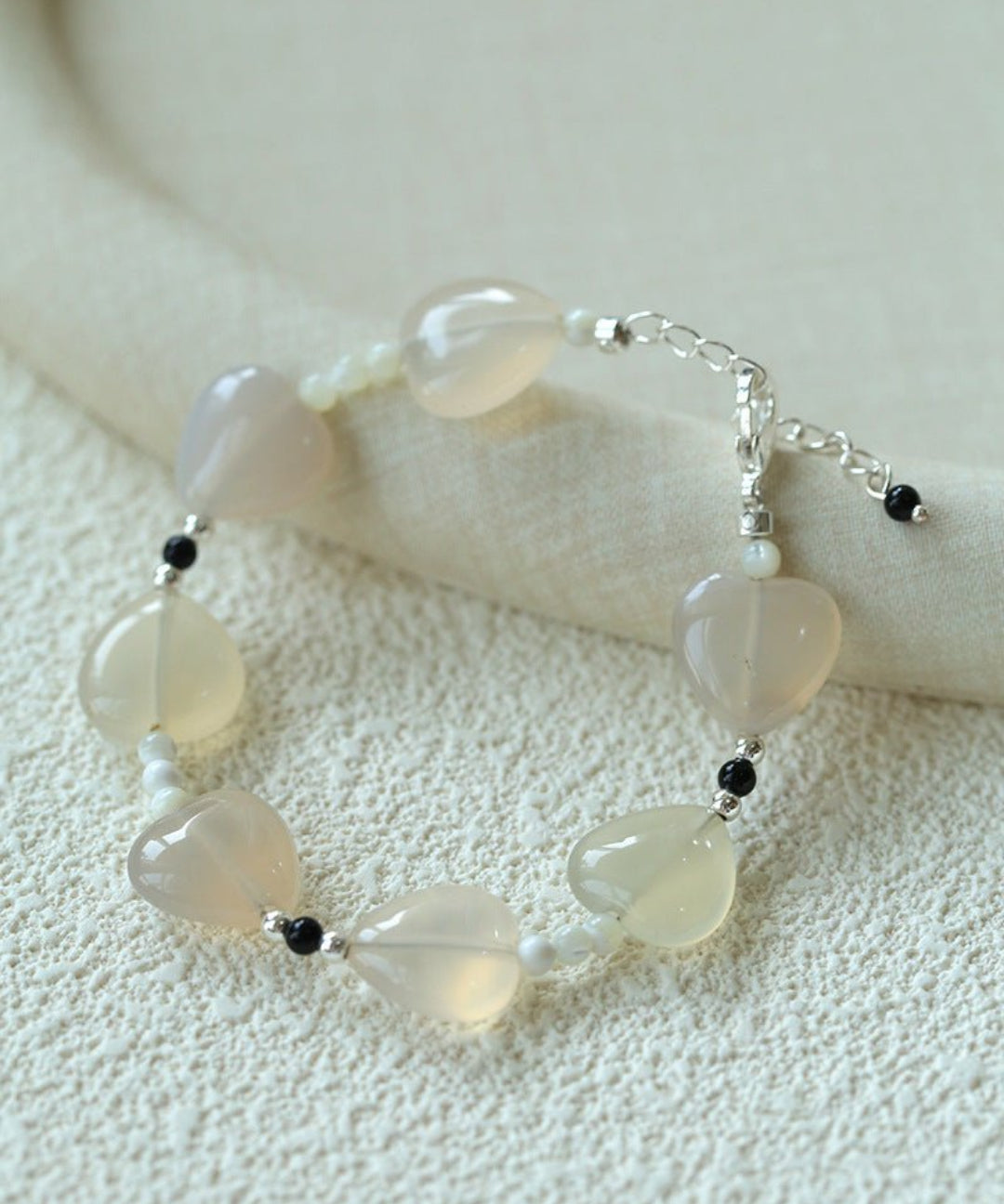 Romantic Heart-Shaped White Agate Beaded Bracelet gembea jewelry