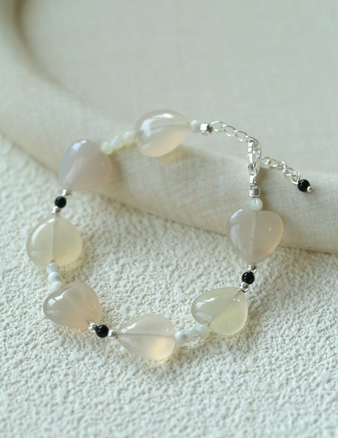 Romantic Heart-Shaped White Agate Beaded Bracelet gembea jewelry
