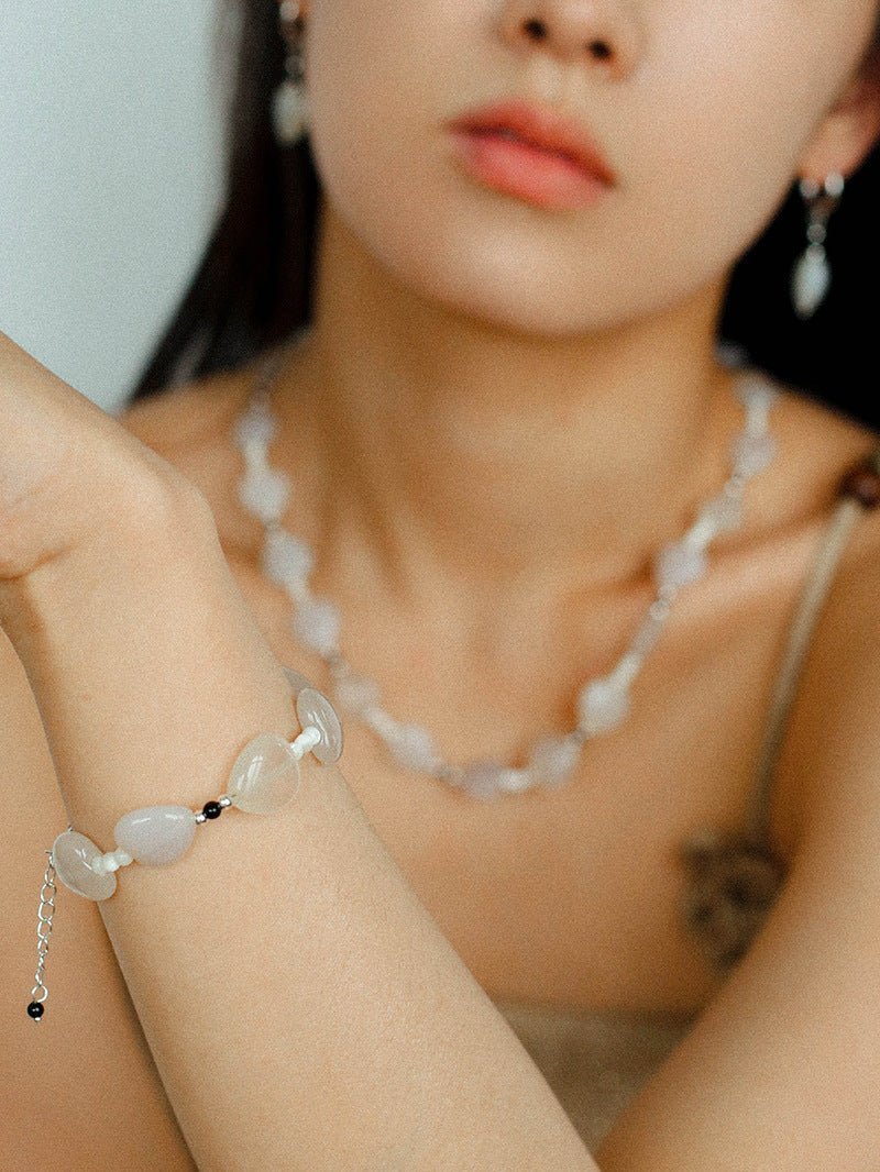 Romantic Heart-Shaped White Agate Beaded Bracelet gembea jewelry