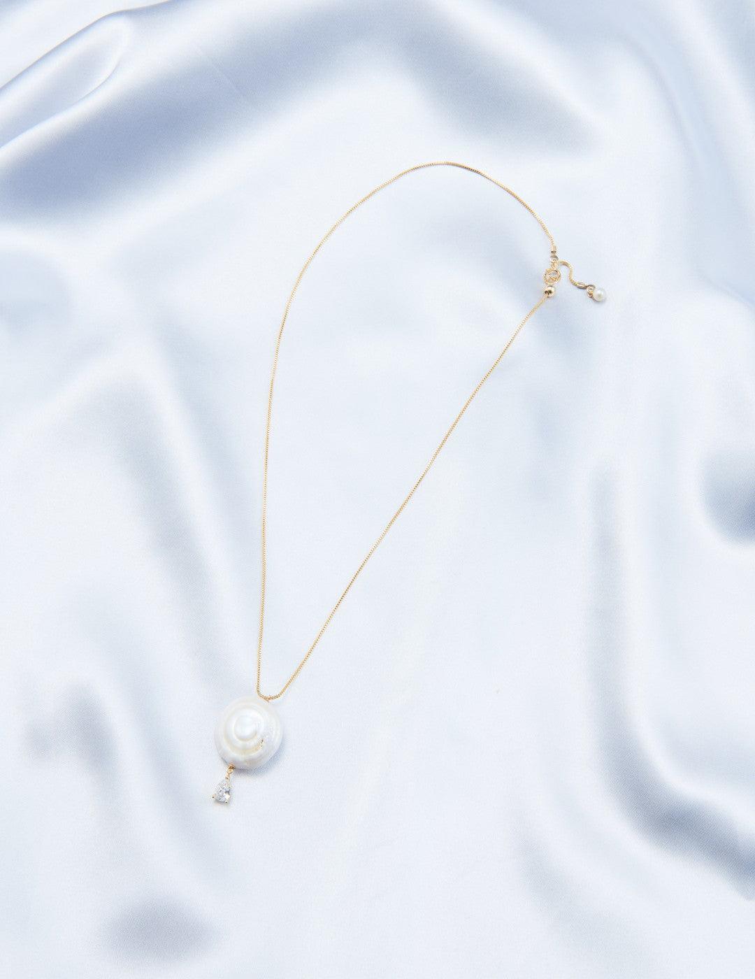 Round Baroque Pendant Chain Pearl Necklace - Gembea Jewelry