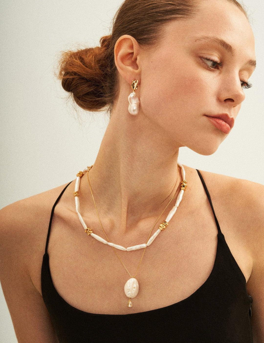 Round Baroque Pendant Chain Pearl Necklace - Gembea Jewelry