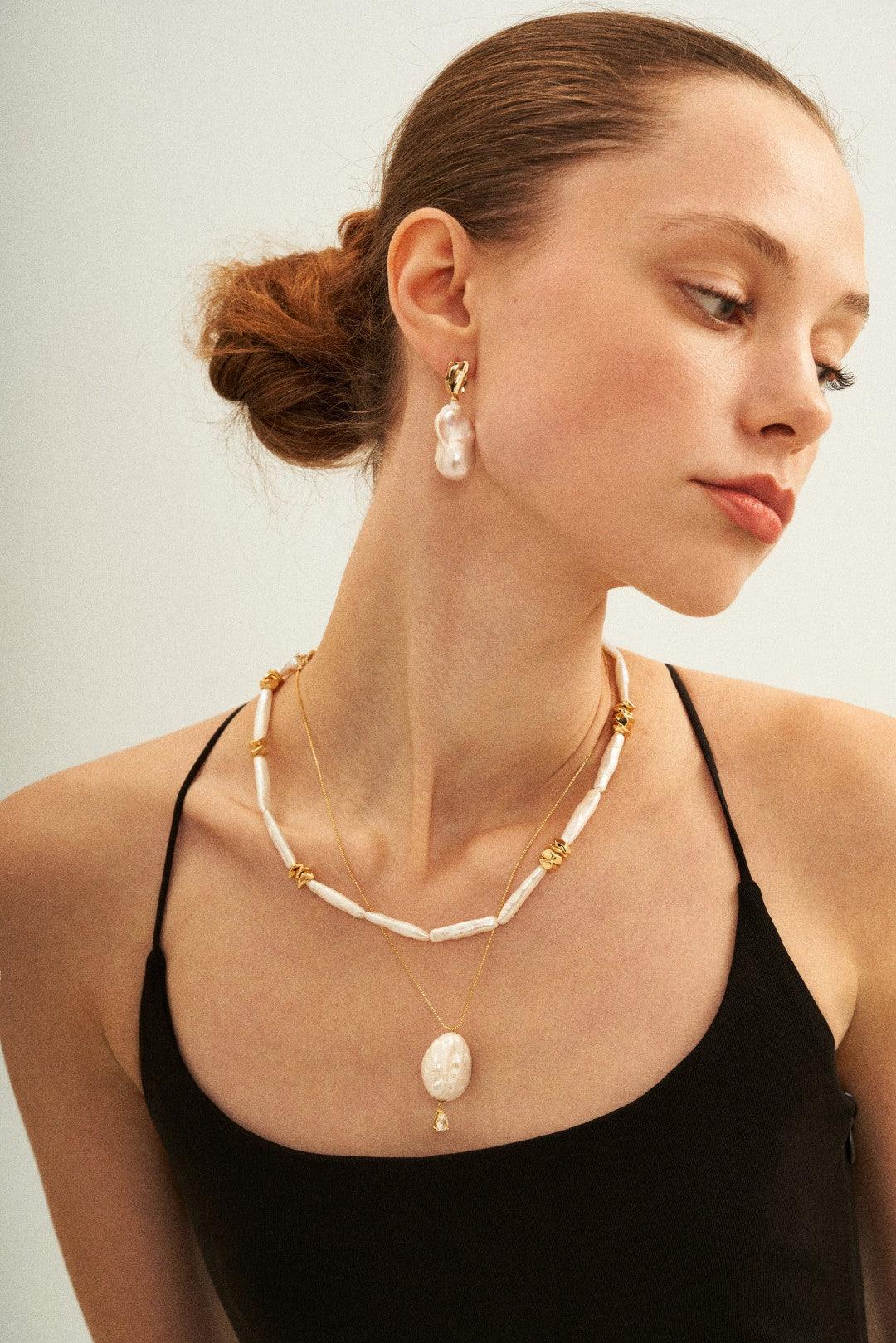 Round Baroque Pendant Chain Pearl Necklace - Gembea Jewelry