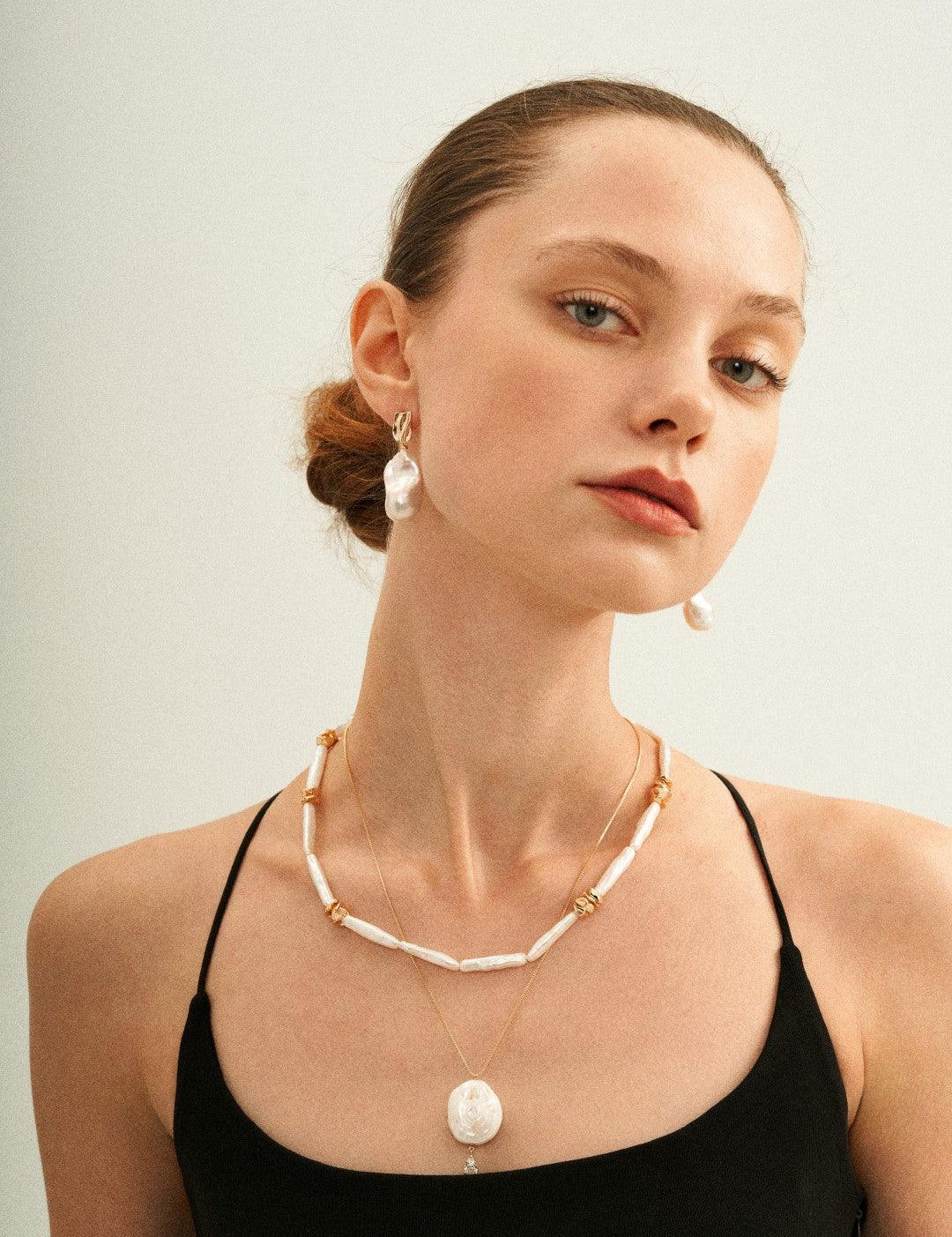 Round Baroque Pendant Chain Pearl Necklace - Gembea Jewelry