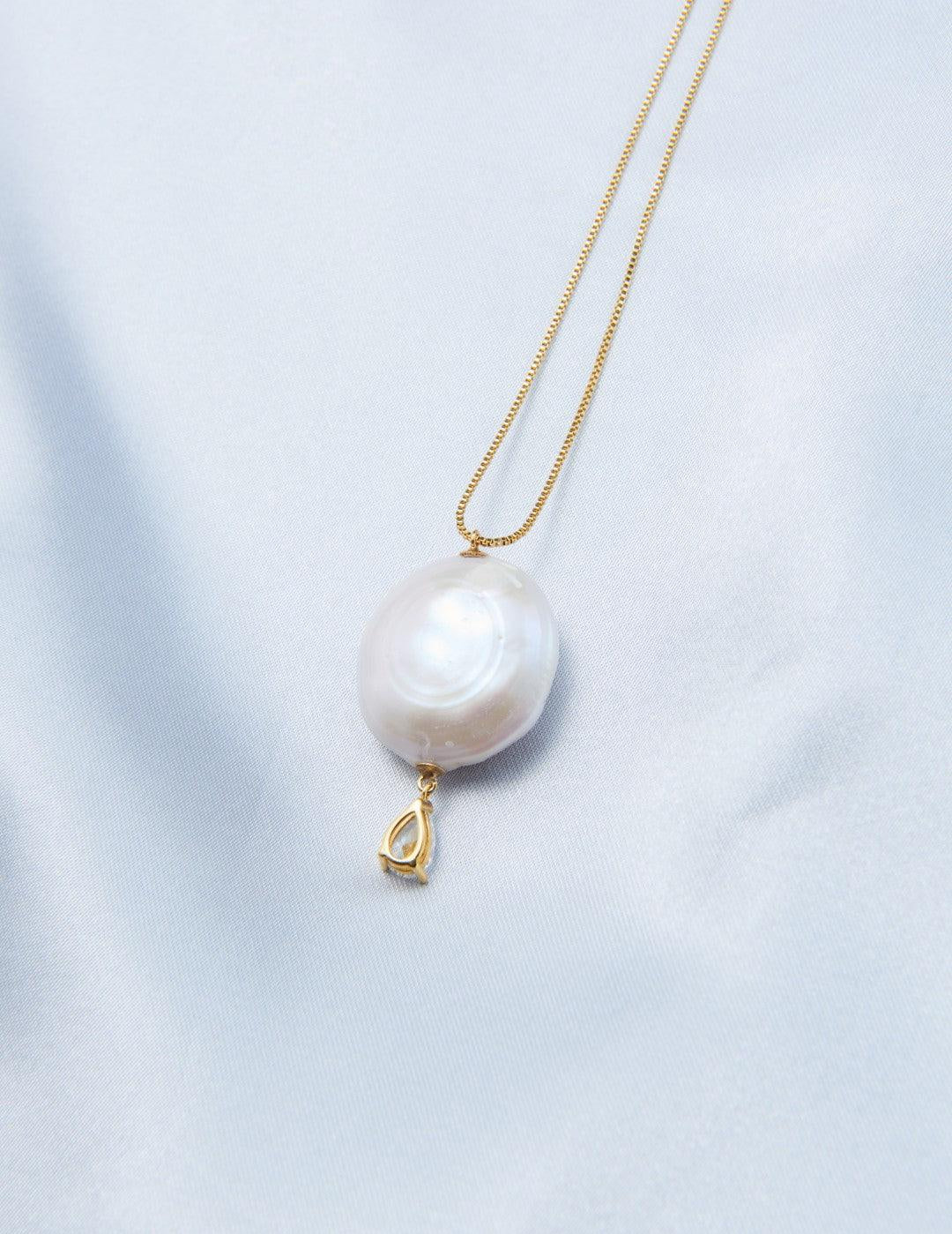 Round Baroque Pendant Chain Pearl Necklace - Gembea Jewelry
