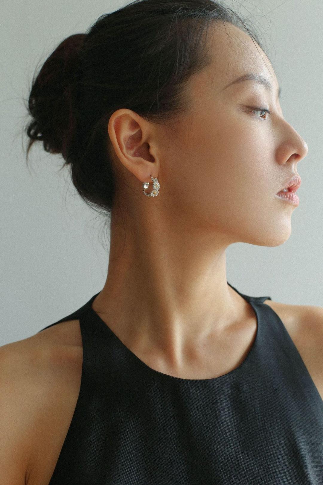 S925 Silver Little Daisy Earrings - Gembea Jewelry
