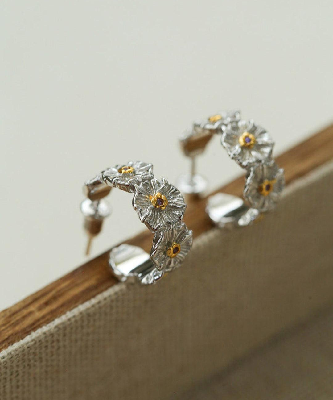 S925 Silver Little Daisy Earrings - Gembea Jewelry