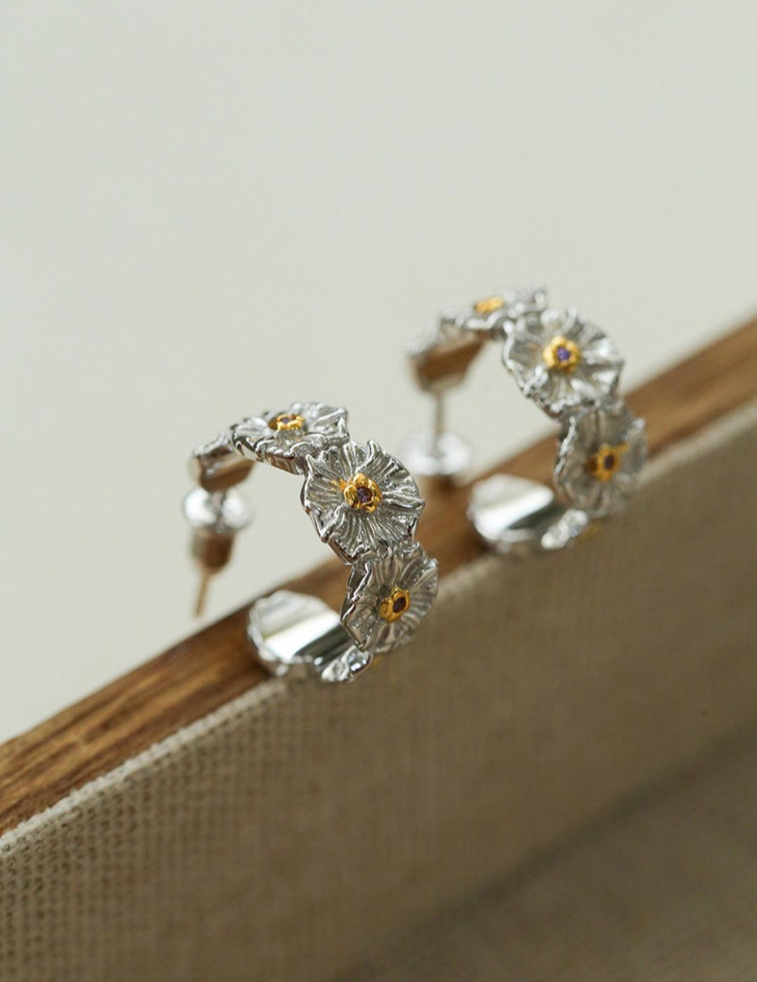 S925 Silver Little Daisy Earrings - Gembea Jewelry