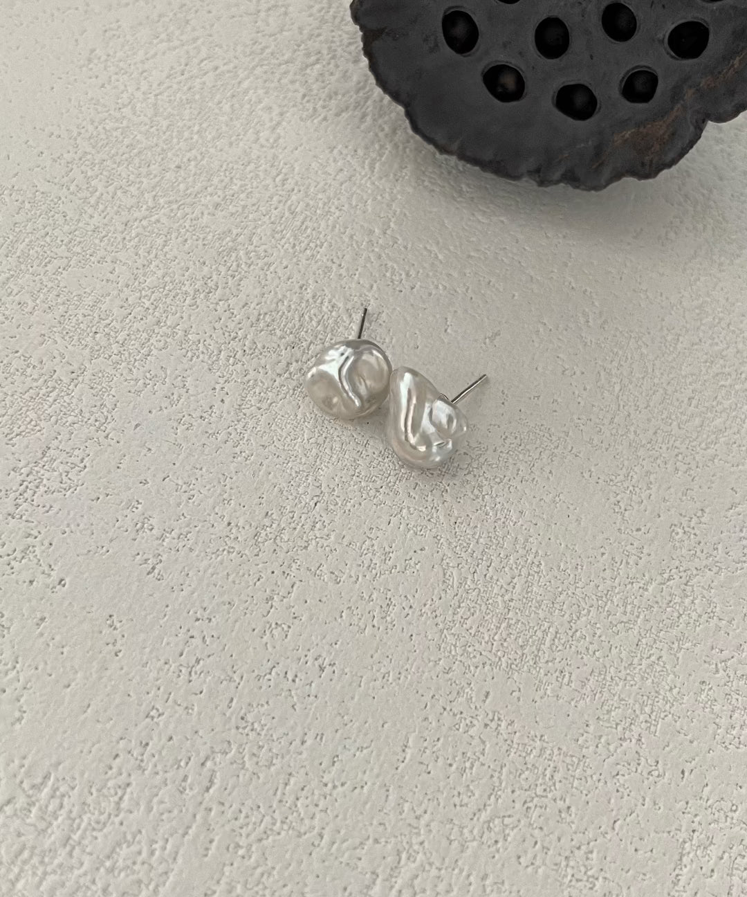 Simple Keshi Baroque Pearl Stud Earrings - Gembea Jewelry