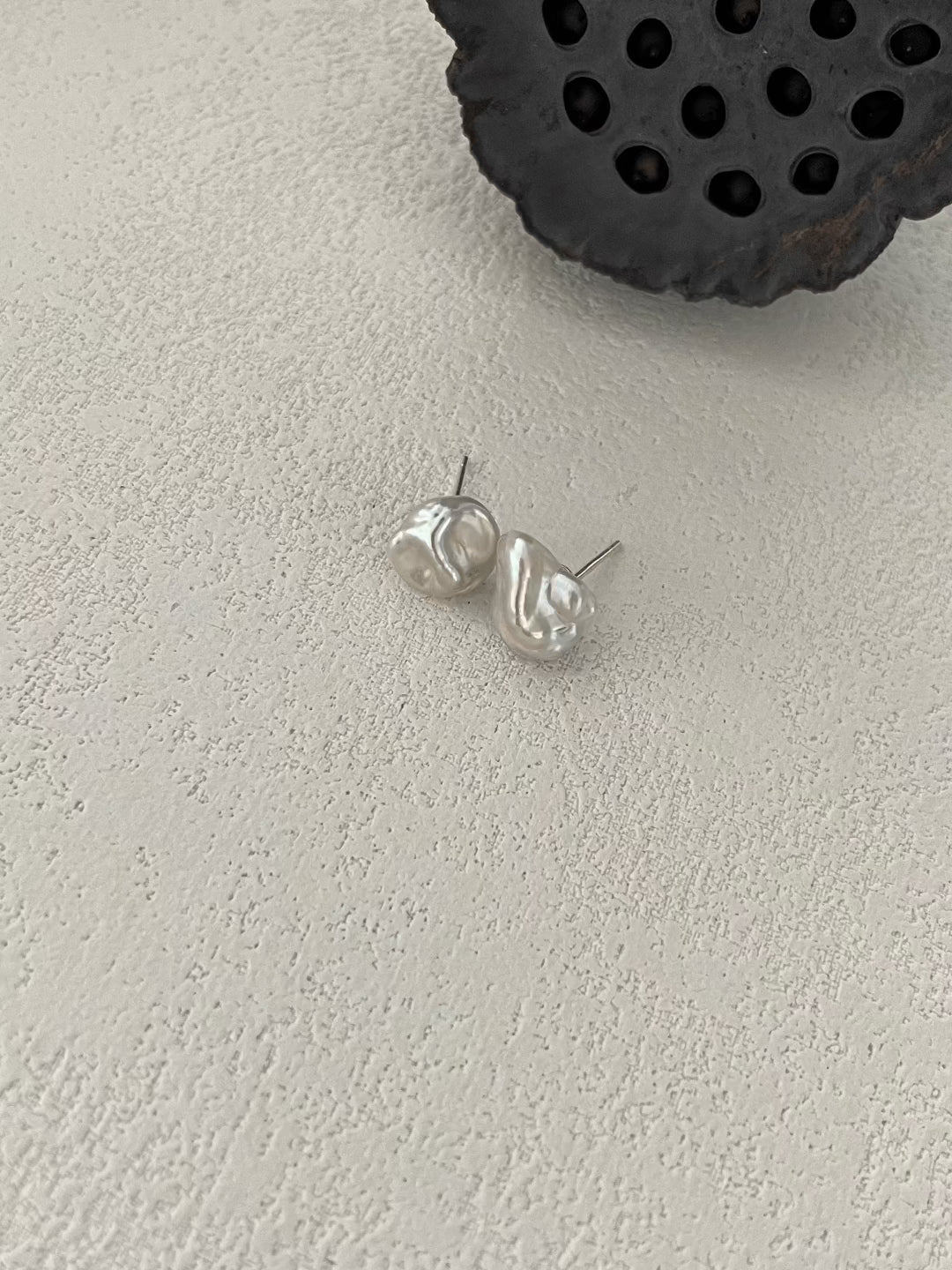 Simple Keshi Baroque Pearl Stud Earrings - Gembea Jewelry