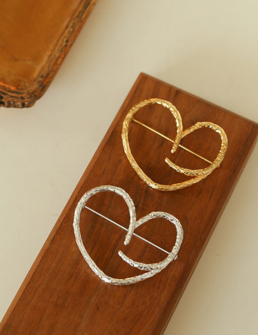 Simple Line Heart Shaped Brooch gembea jewelry