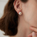 Simple Oval Freshwater Pearl Stud Earrings - Gembea Jewelry