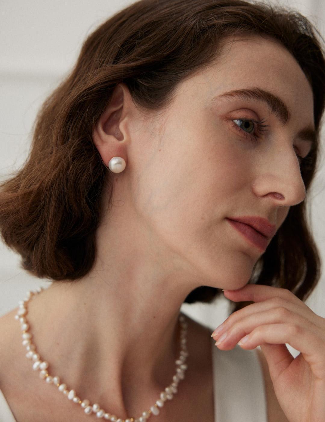 Simple Oval Freshwater Pearl Stud Earrings - Gembea Jewelry