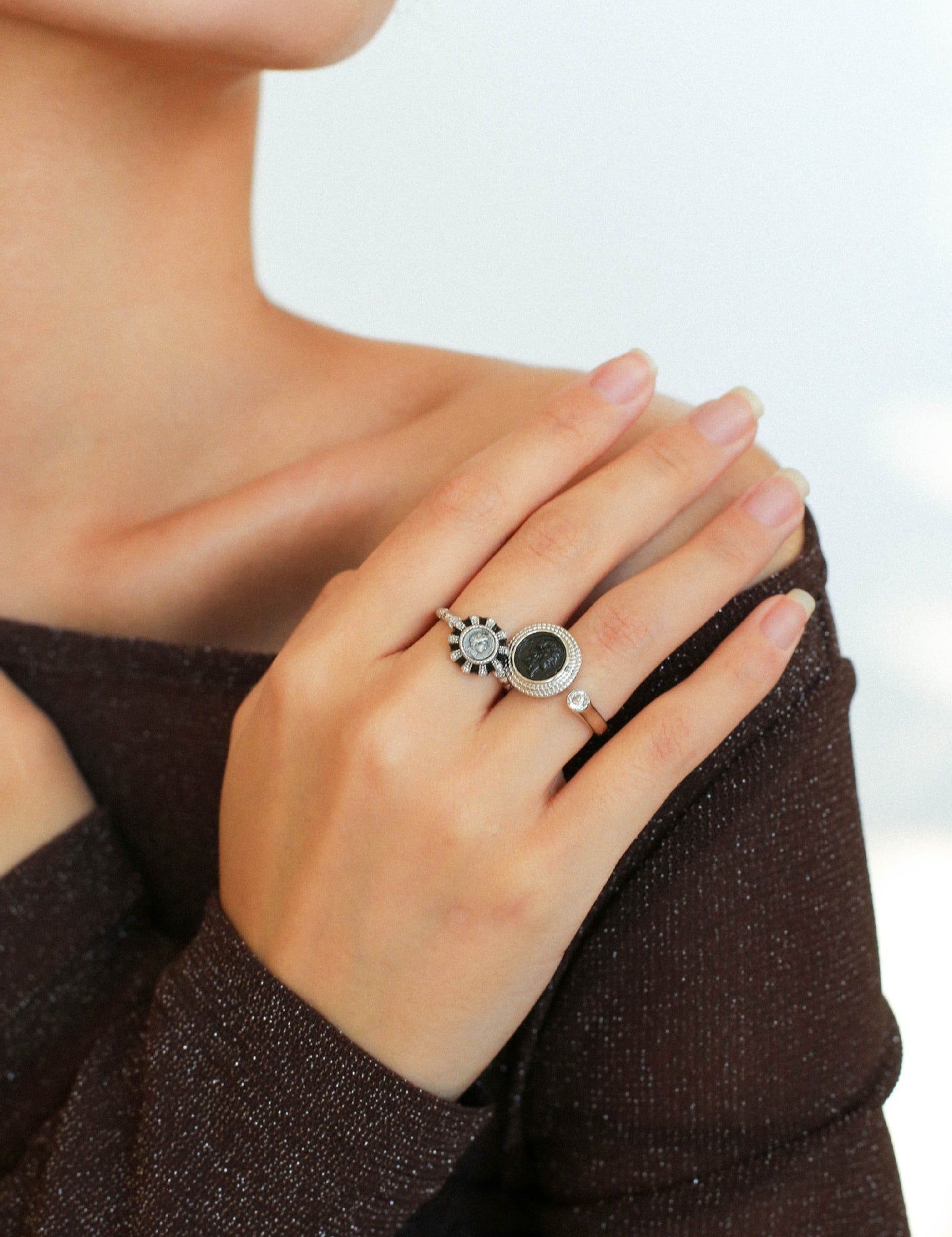 Style E Vintage Narcissus Black White Coins Ring-Gembea Jewelry