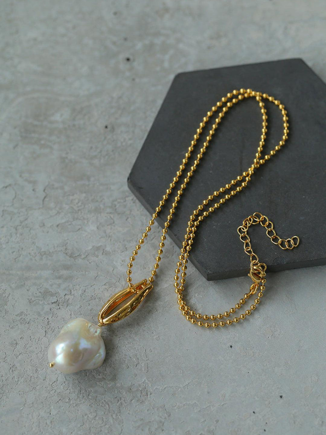 Willow Leaf Baroque Pearl Pendant Necklace - Gembea Jewelry