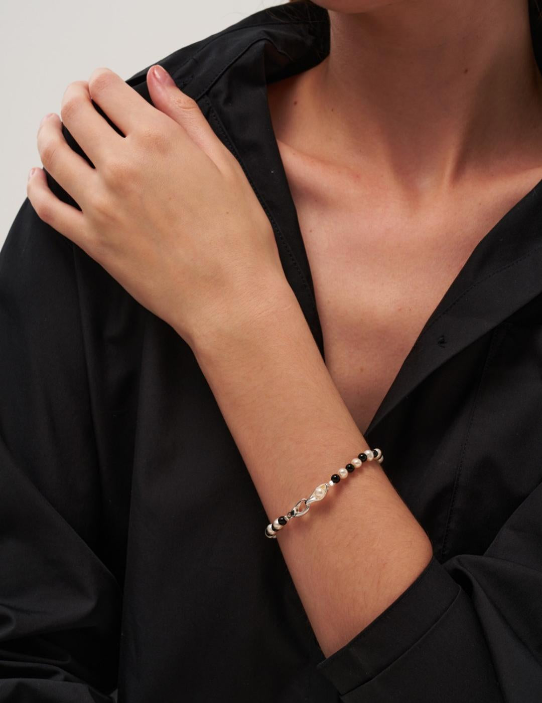 Bean Pod Black Agate Pearl Beaded Bracelet gembea jewelry