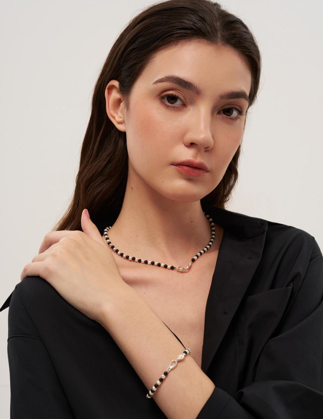 Bean Pod Black Agate Pearl Beaded Bracelet gembea jewelry