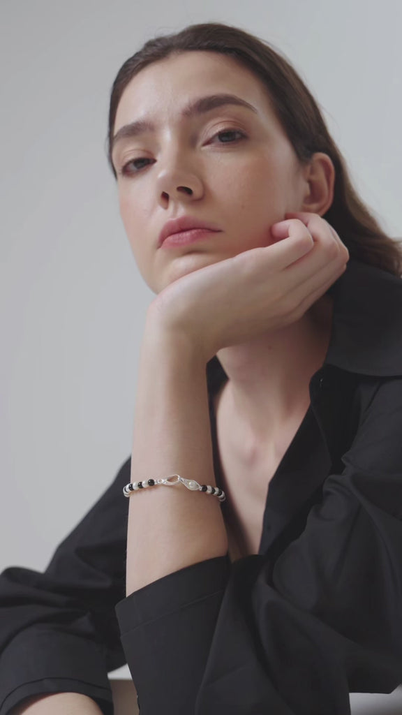 Bean Pod Black Agate Pearl Beaded Bracelet gembea jewelry