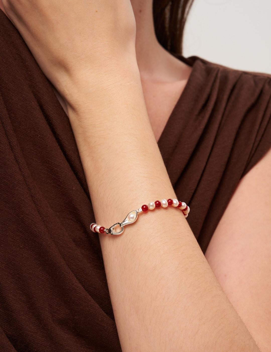 Bean Pod Red Agate Pearl Beaded Bracelet gembea jewelry