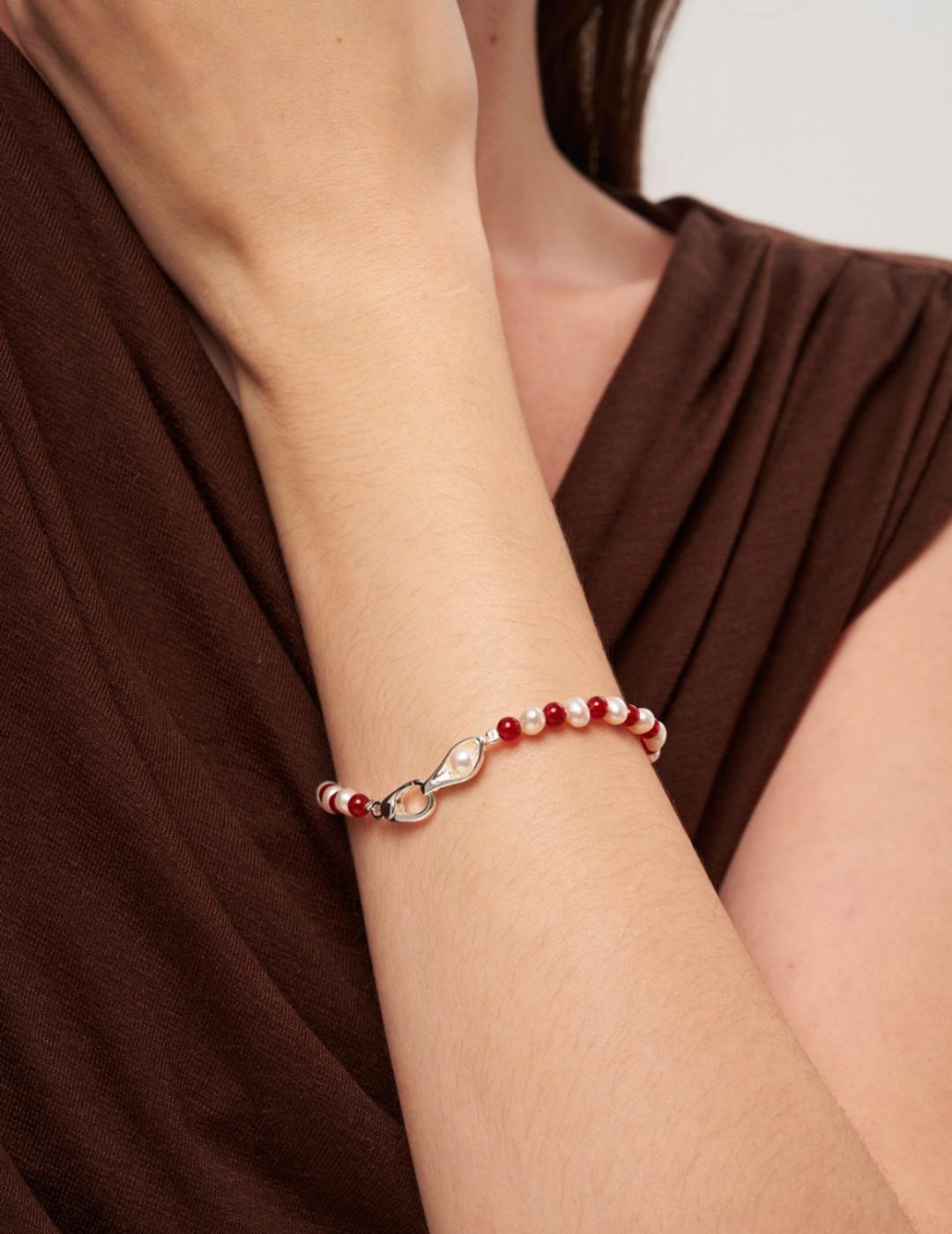 Bean Pod Red Agate Pearl Beaded Bracelet gembea jewelry