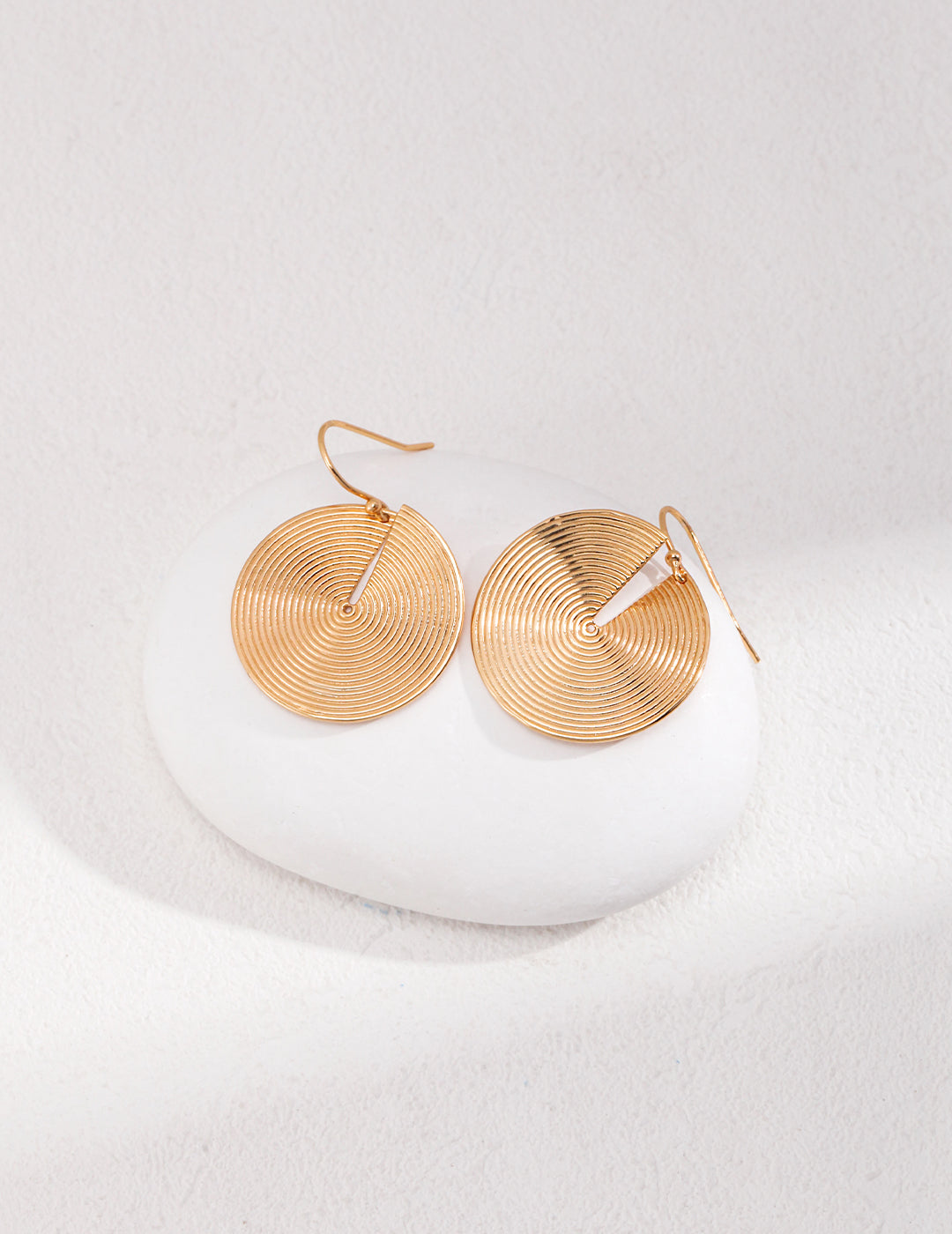 Round 18K Gold Vintage Gold Fan Earrings