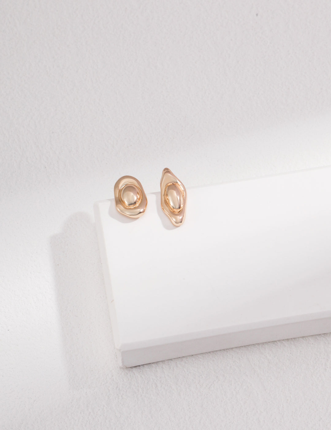 Asymmetrical AB Shape 18K Gold Earrings