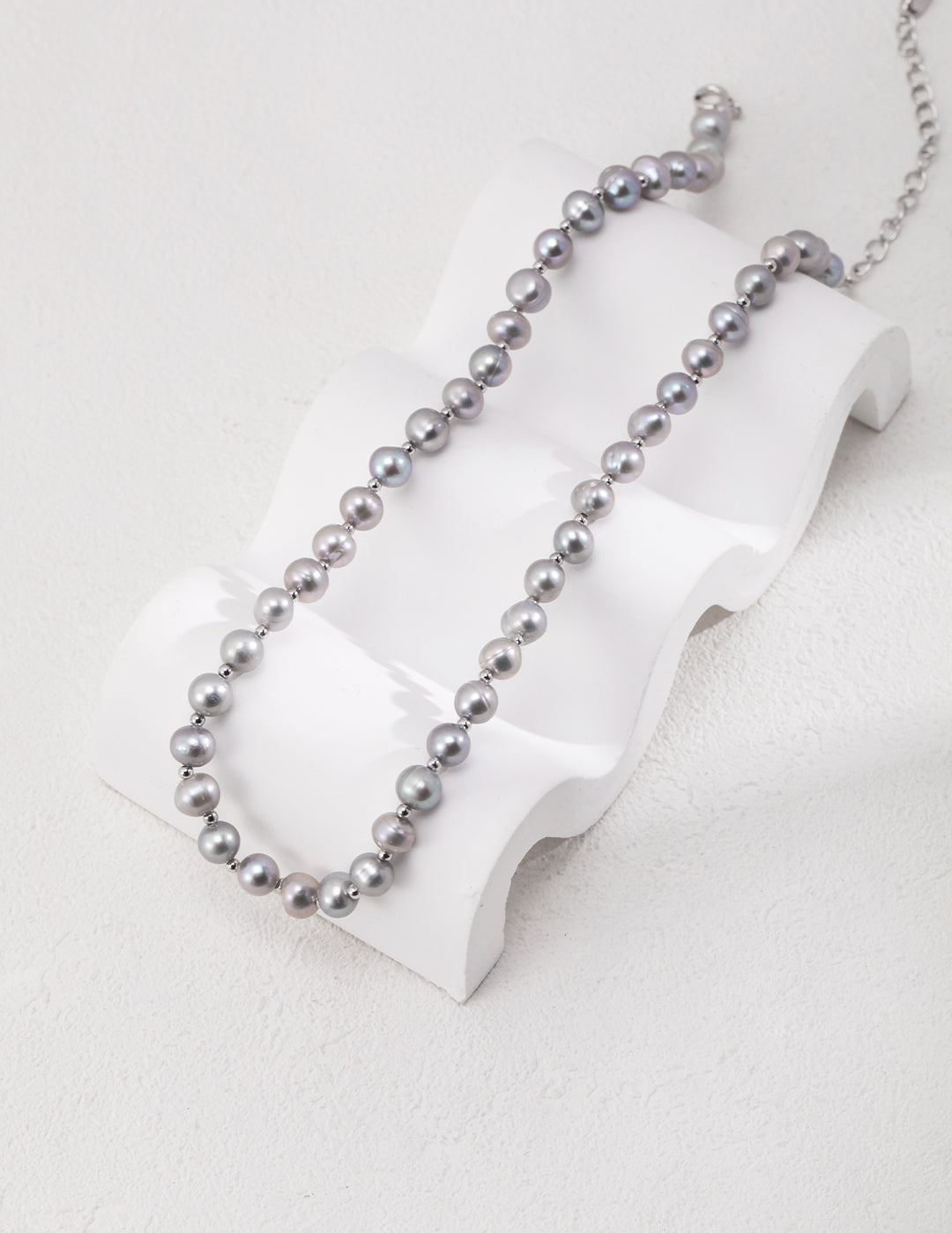 grey freshwater peal necklace