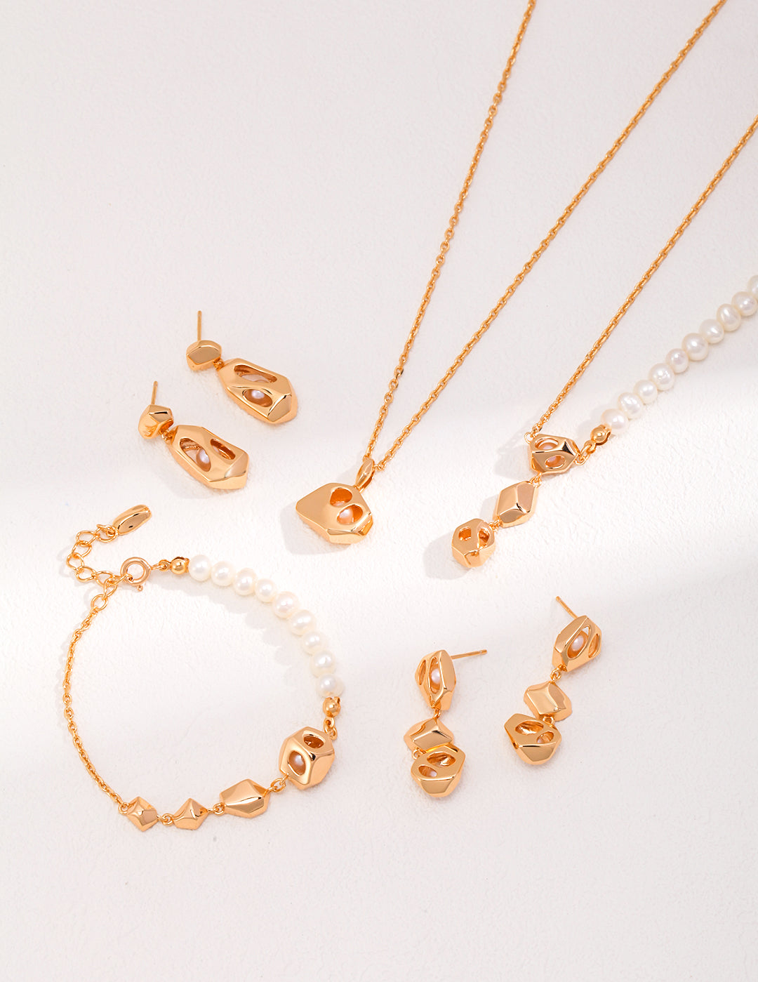 Vintage Gold Chain and Pendant Pearl Necklaces