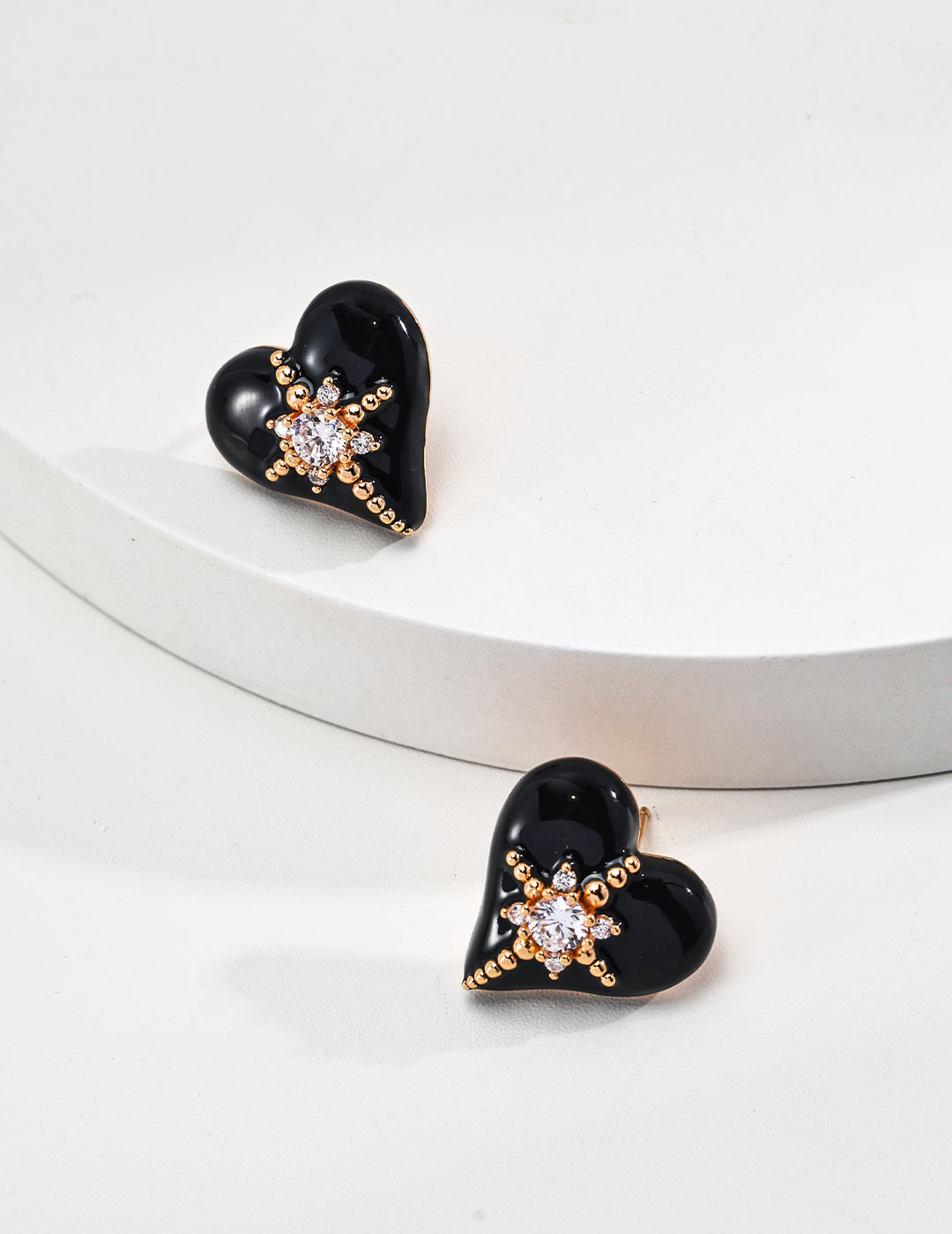 Black Heart Drop Glaze Enamel Zircon Stud Earrings