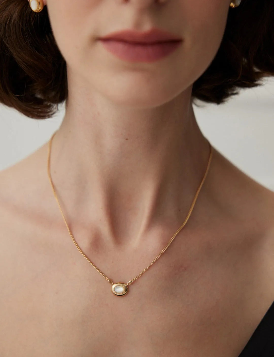 Mother of Pearl Pendant Chain Necklace - Gembea Jewelry