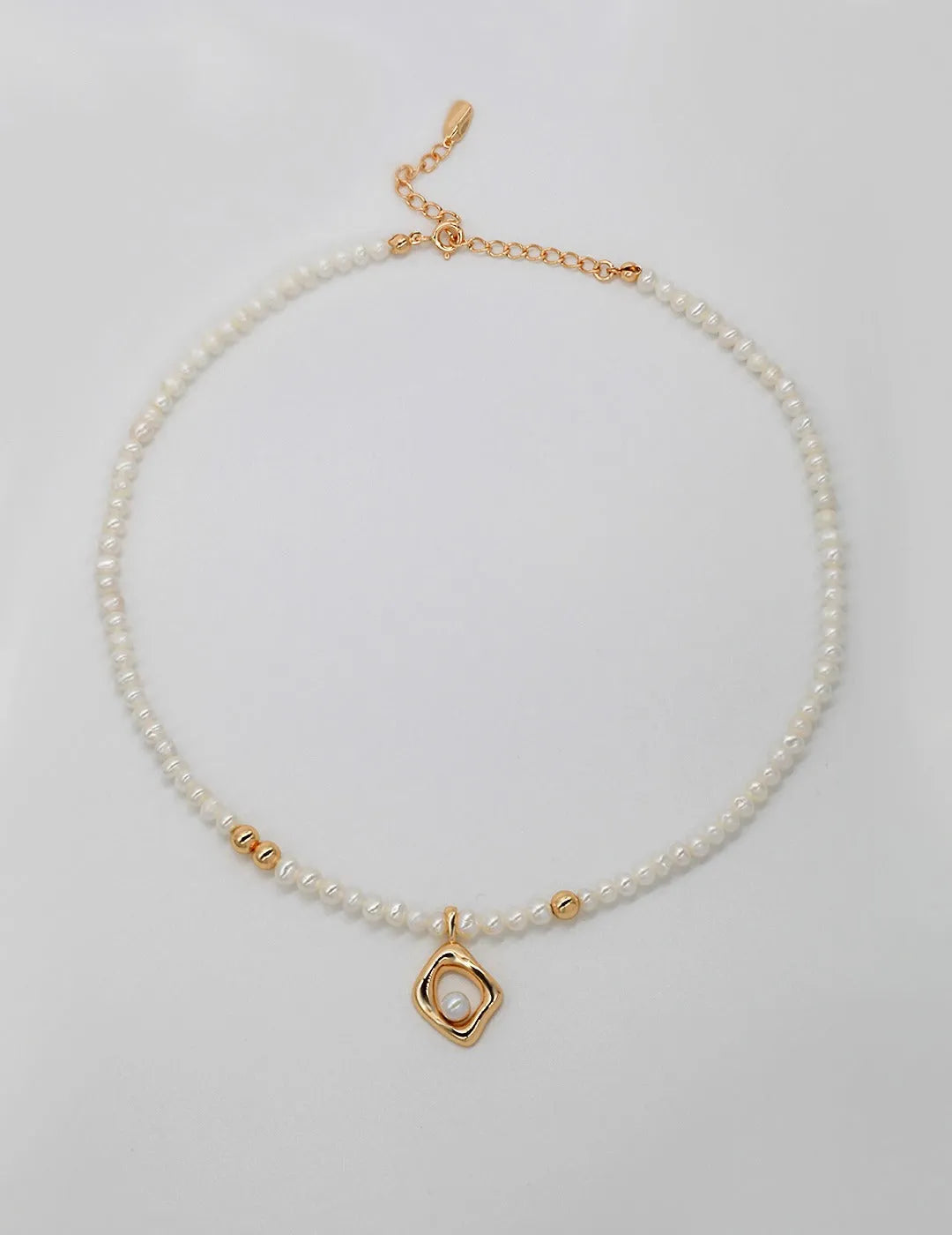 Elegant Pearl Beaded Pendant Necklace