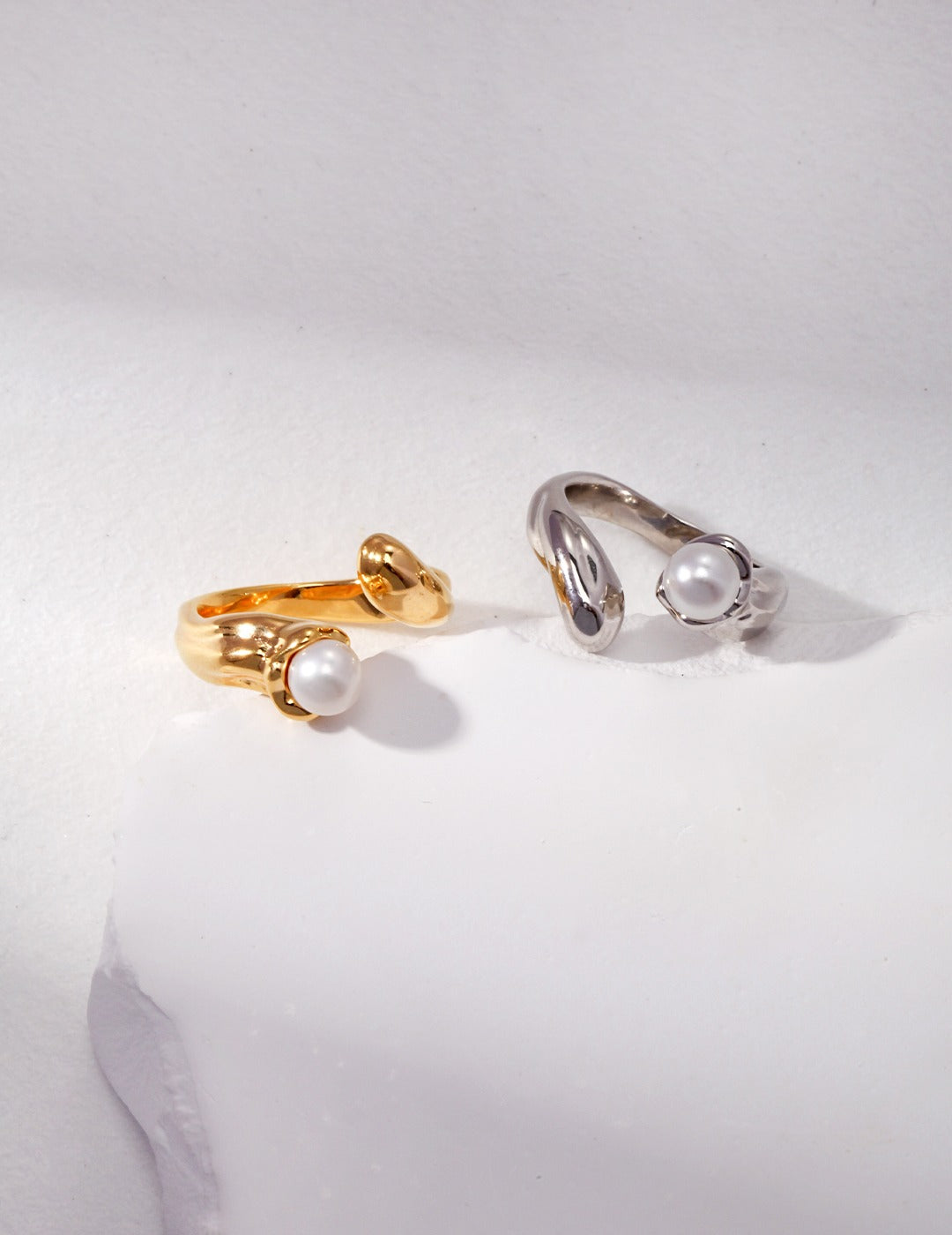 Gembea Jewelry Metal Flowing Pearl Open Ring