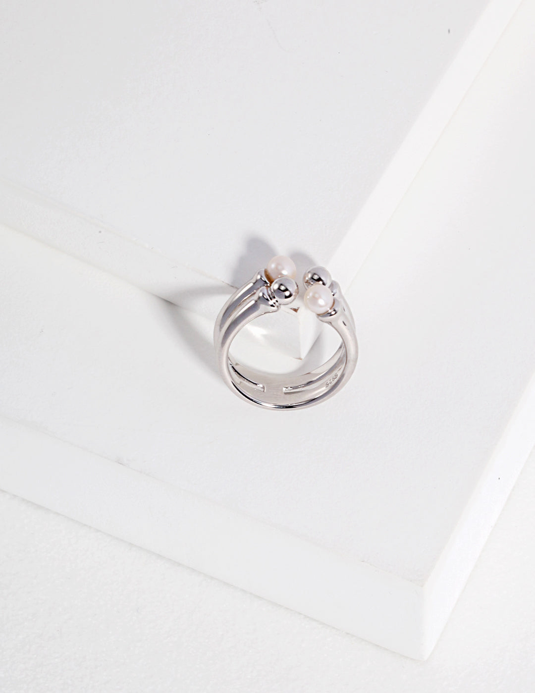 Gembea Jewelry Upper Opening Pearl Ring