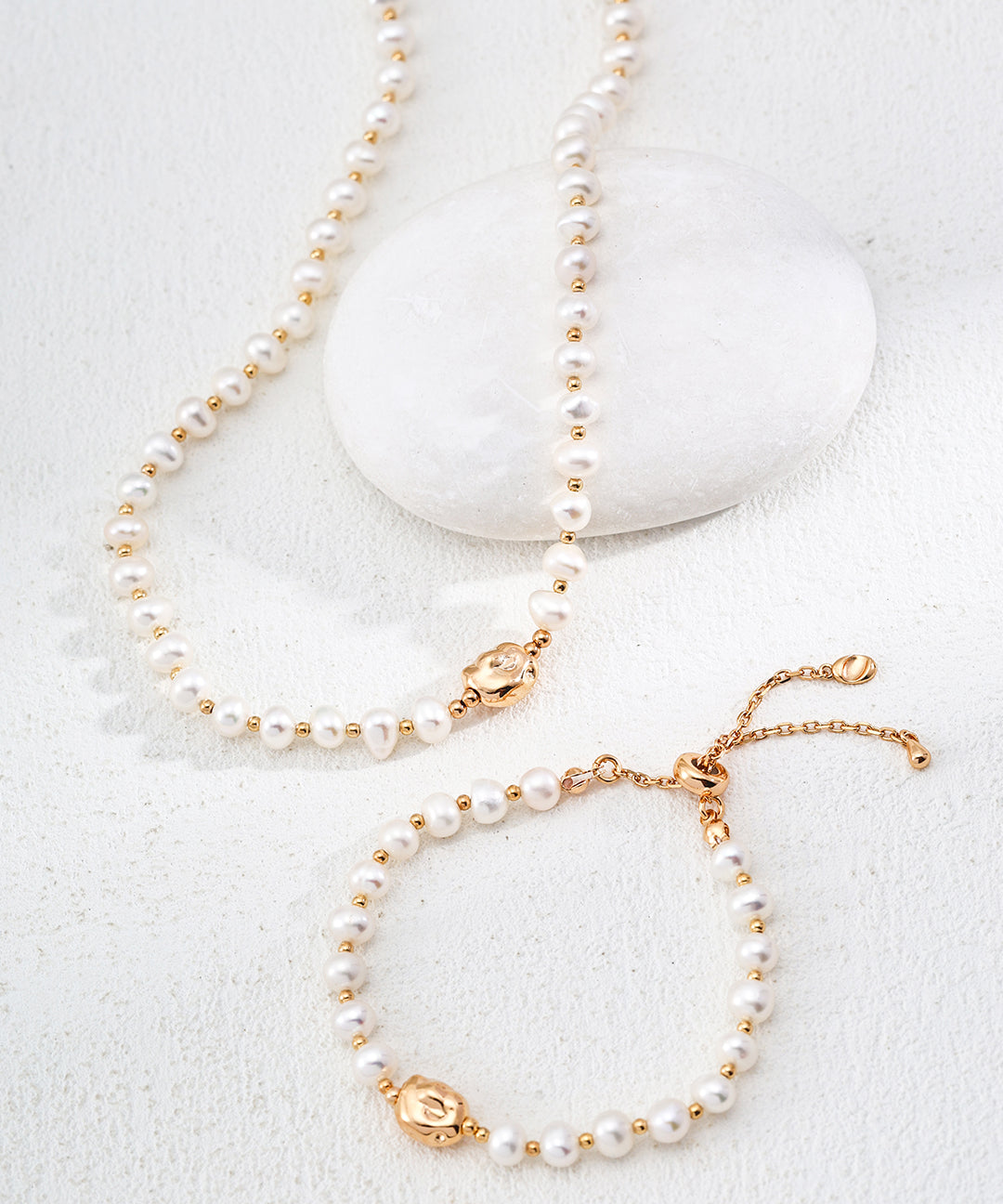 Gembea Jewelry Stack Natural Pearl Bracelet