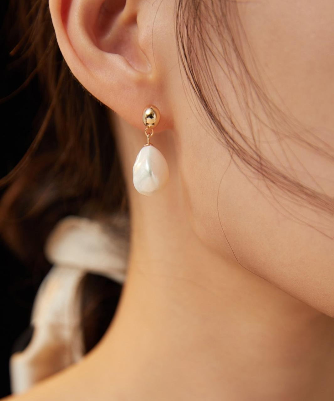 Gembea Jewelry Simple Baroque Pearl Drop Earrings