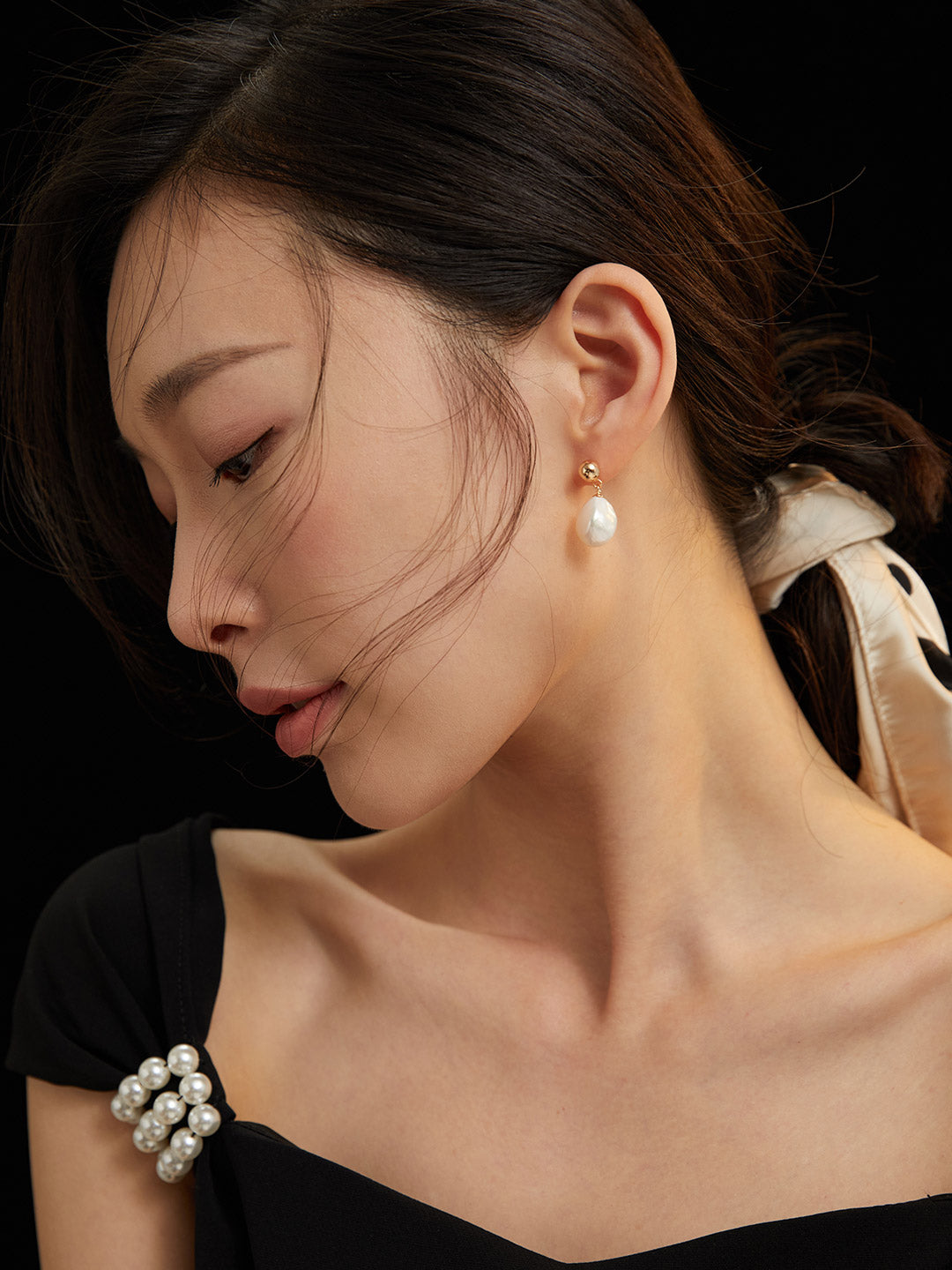 Gembea Jewelry Simple Baroque Pearl Drop Earrings