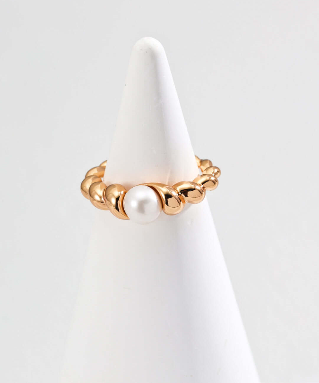 Gembea Jewelry Simple Vintage Gold Pearl Ring