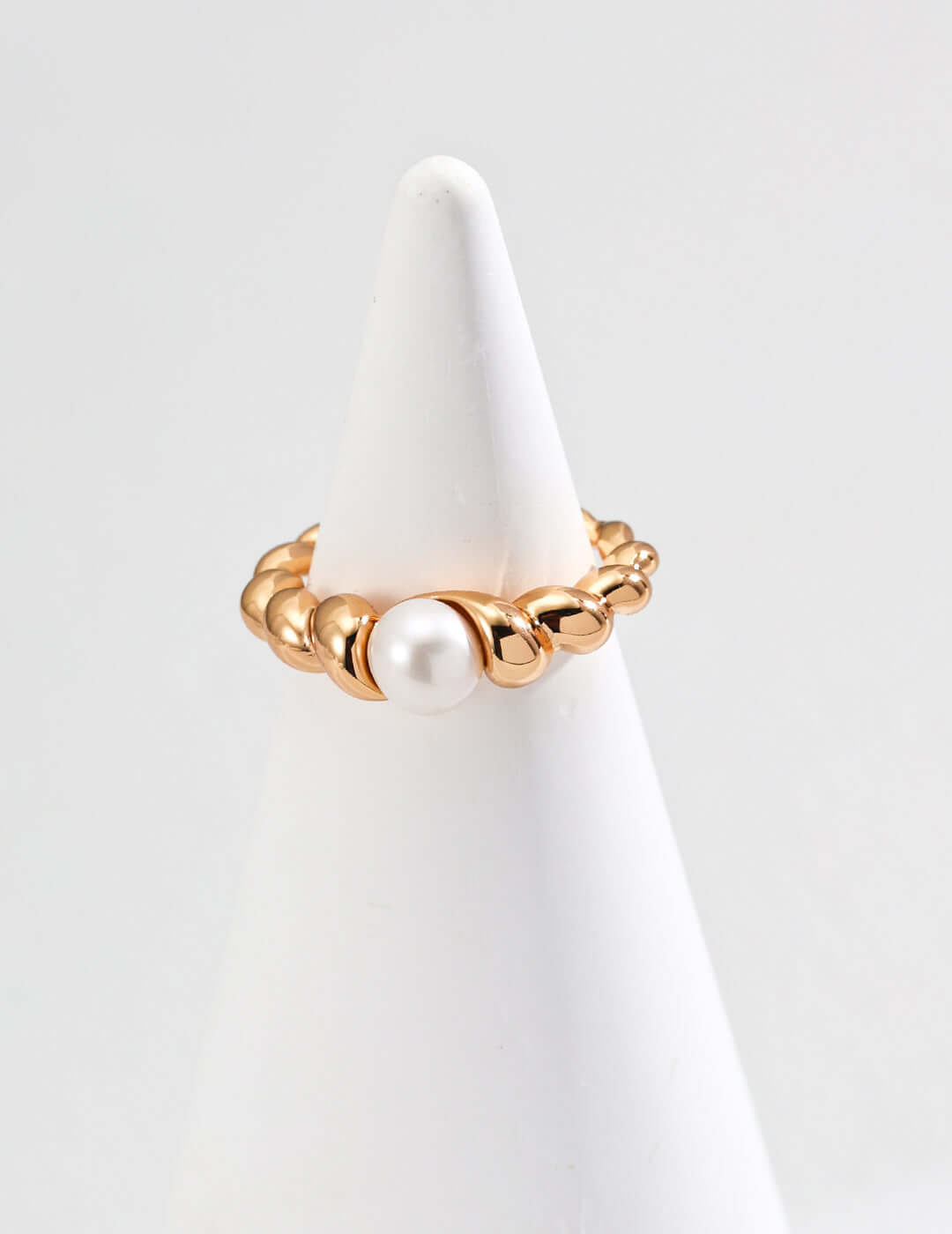 Gembea Jewelry Simple Vintage Gold Pearl Ring