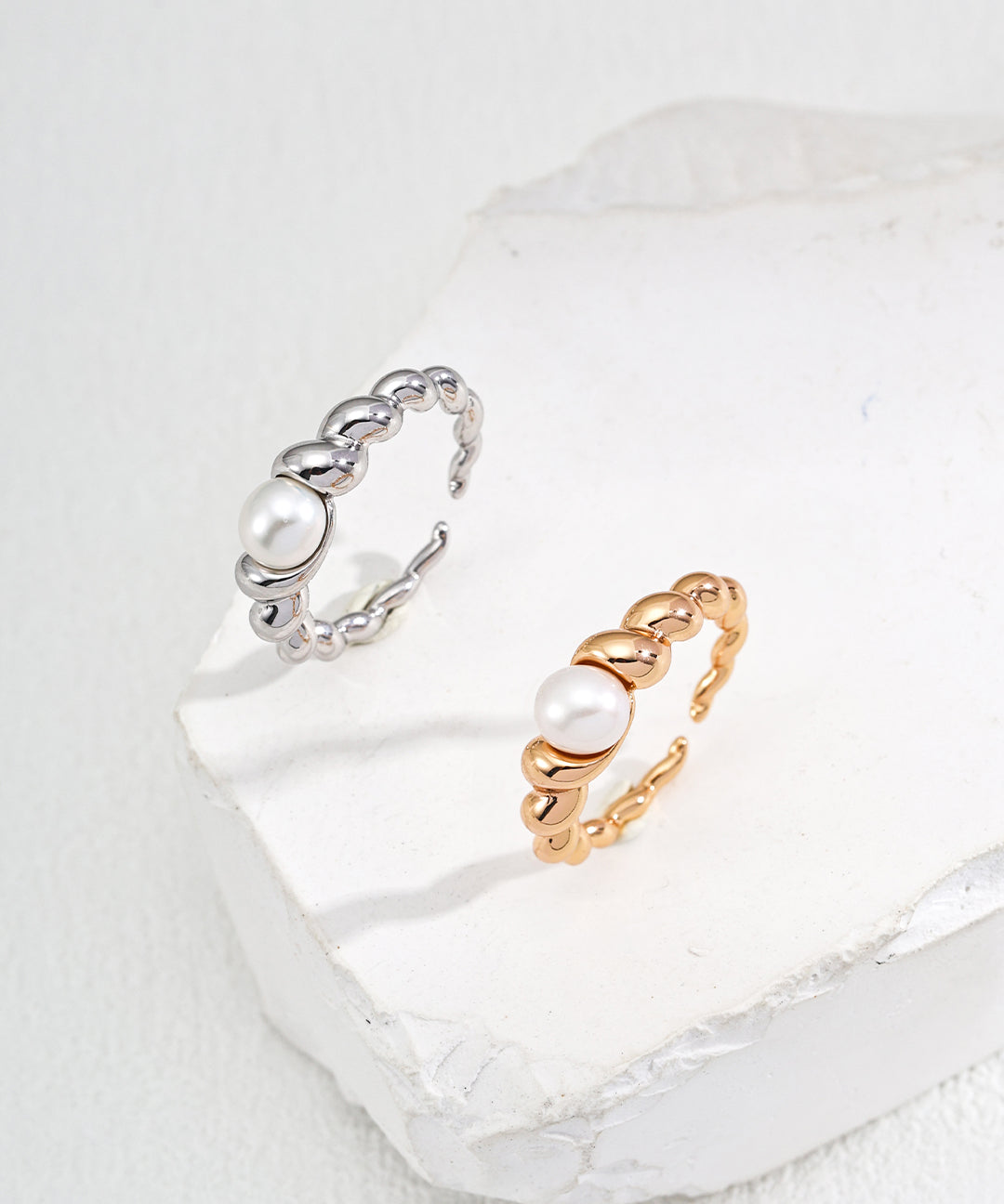 Gembea Jewelry Simple Vintage Gold Pearl Ring