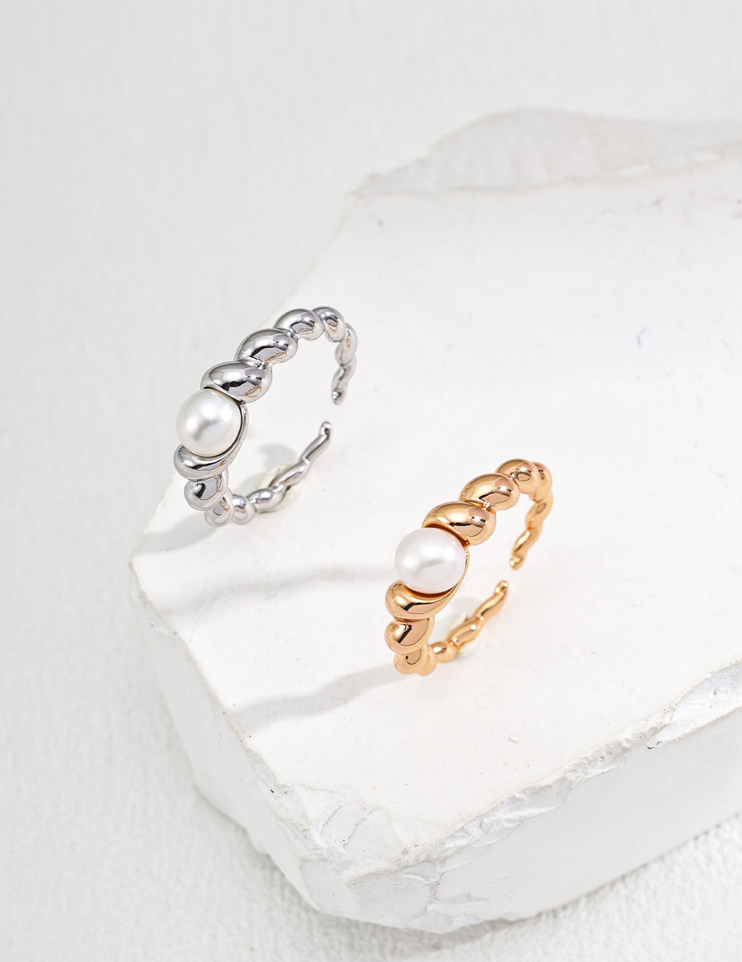 Gembea Jewelry Simple Vintage Gold Pearl Ring