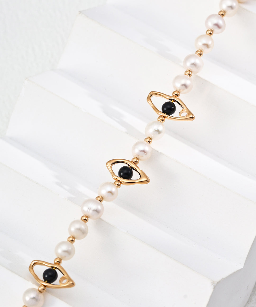 Gembea Jewelry Eyes Shaped Black Agate Pearl Necklace
