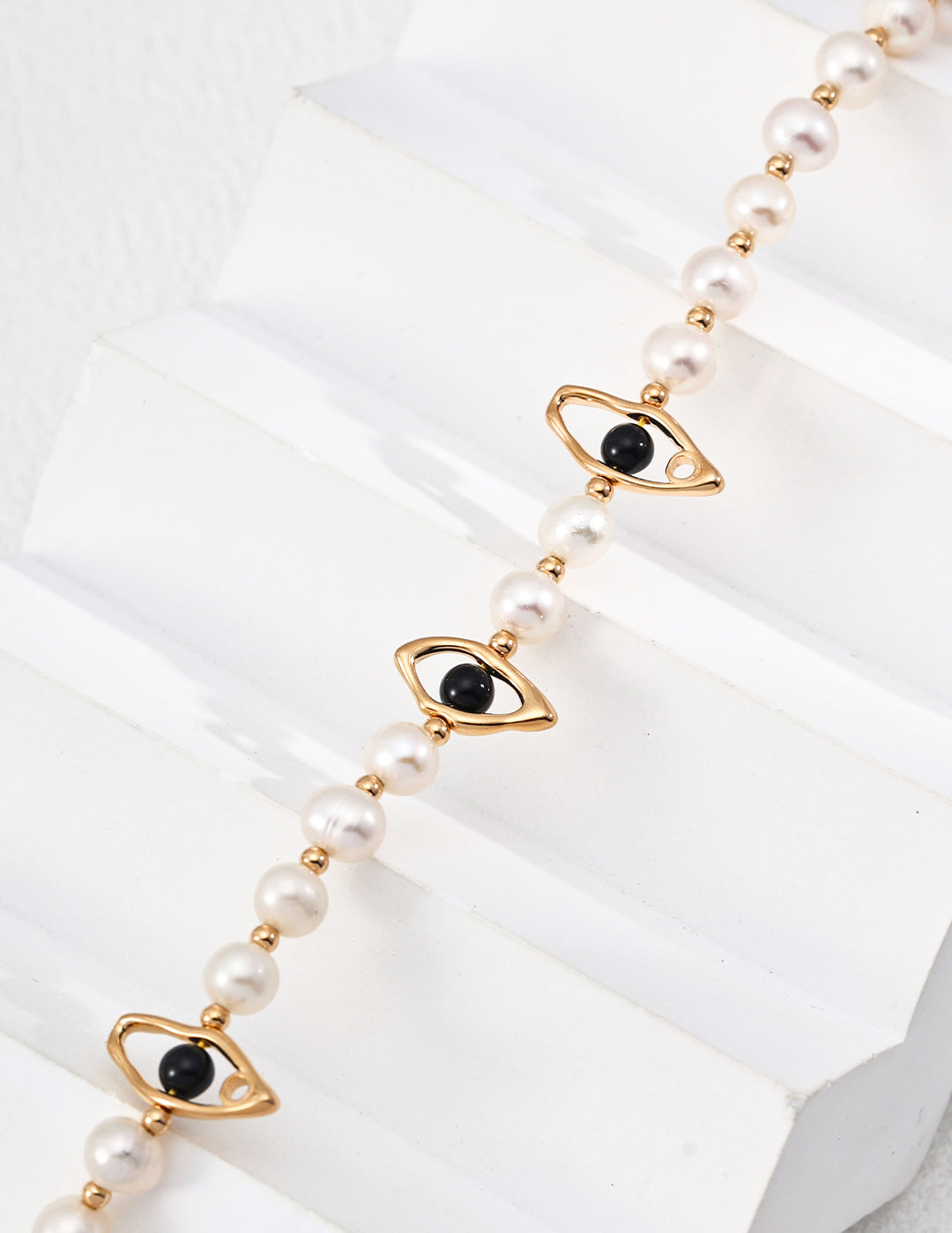 Gembea Jewelry Eyes Shaped Black Agate Pearl Necklace
