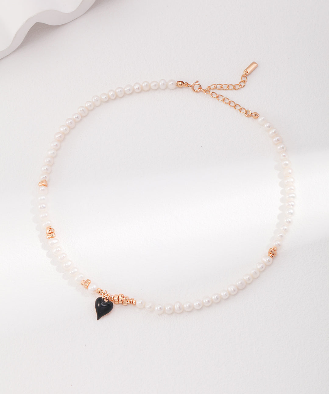 Gembea Jewelry Black Heart-shaped Glazed Pearl Necklace